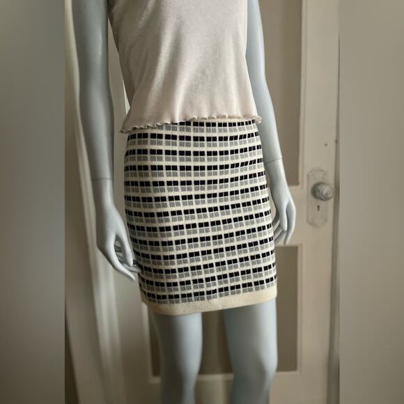 ARITZIA BABATON White/Gray/Black Checkered Knit Mini Skirt sz XS (NWOT) - Picture 1 of 12